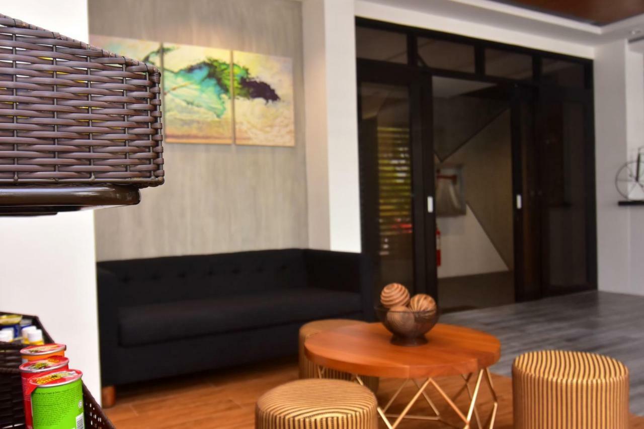 Andeo Suites Angeles Buitenkant foto